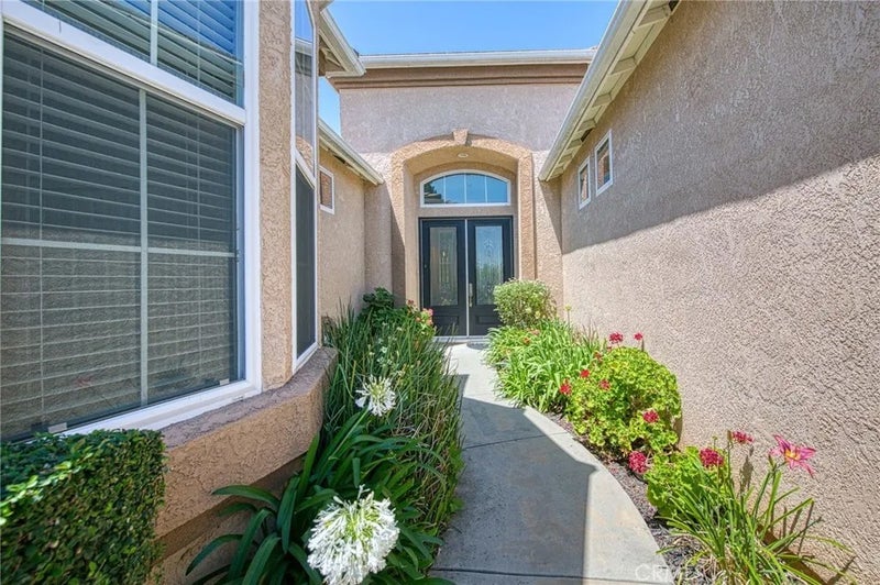 8405 N Paula