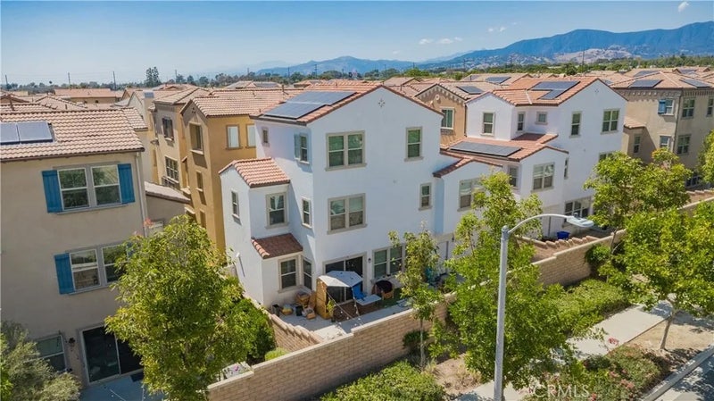 2205 Strawberry Court