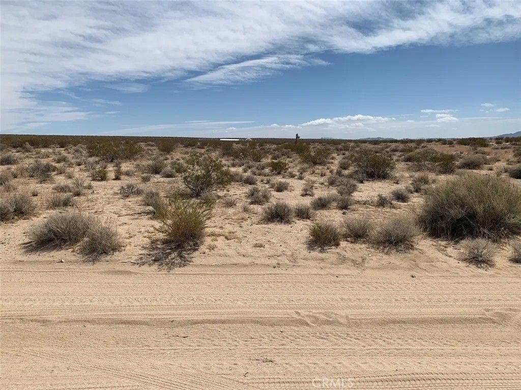 Photo of 0 Zephyr, Helendale, CA 92342 (MLS # SB26083929)