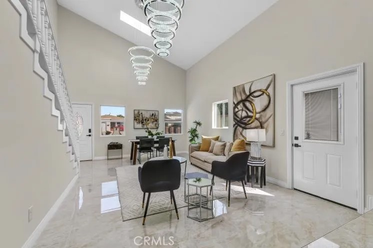 1632 W 221st