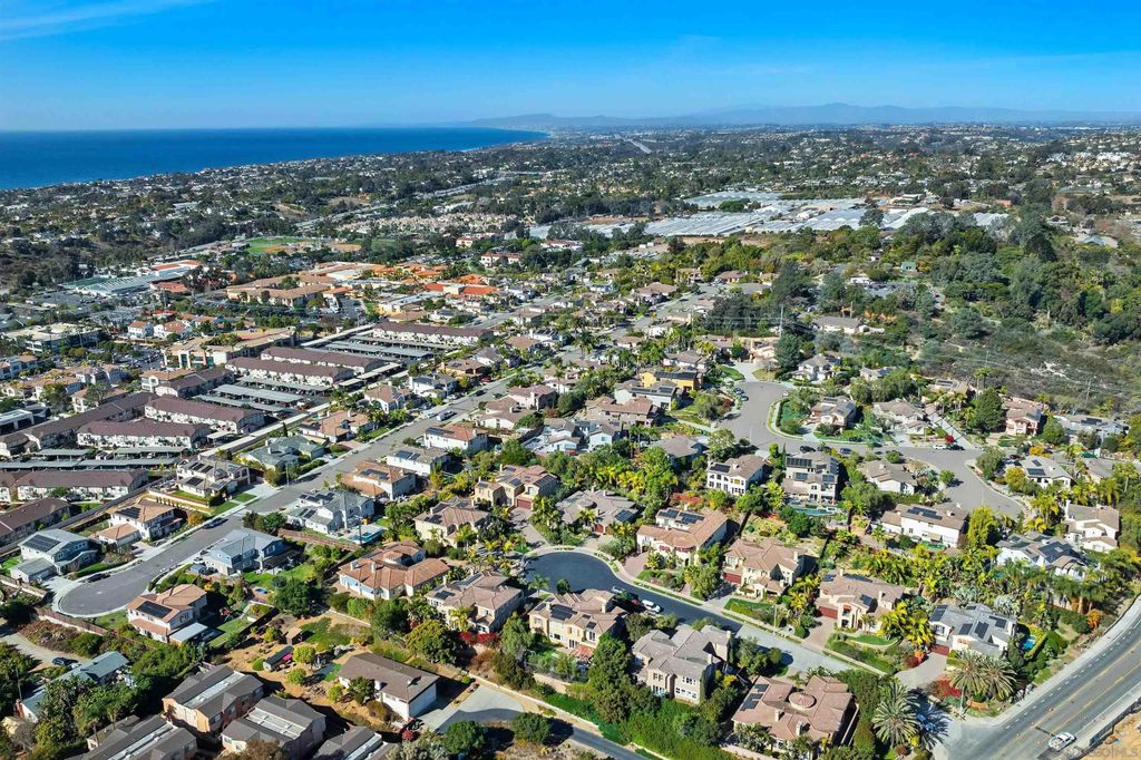 Photo of 536 Quail Pointe Lane, Encinitas, CA 92024 (MLS # 2600064)