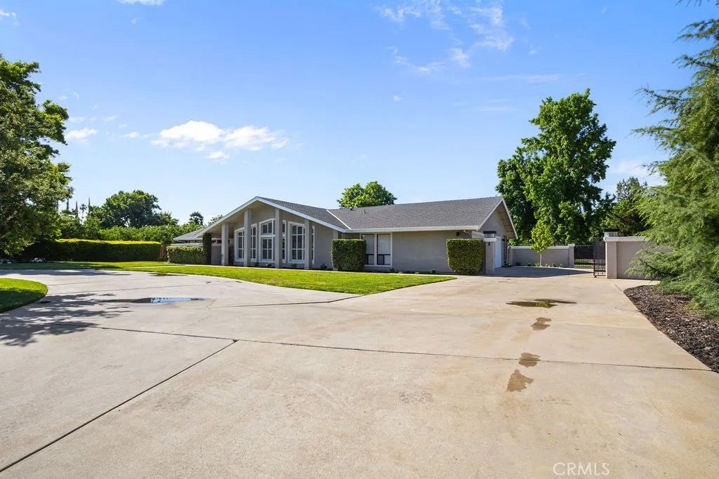 2698 E South Bear Creek