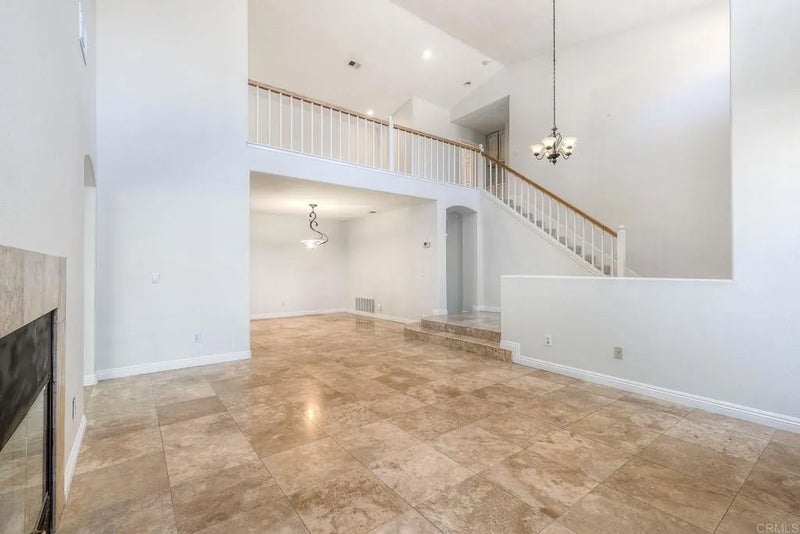 1073 Torrey Pines Road
