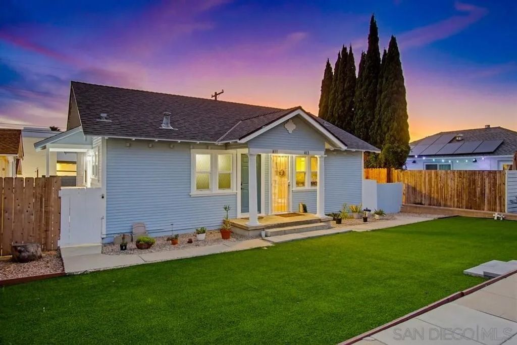 Photo of 411-13 N Ditmar St, Oceanside, CA 92054 (MLS # 260005718)