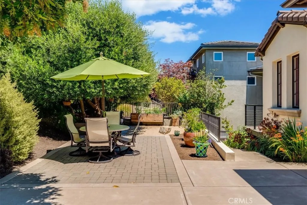 375 El Portal Drive