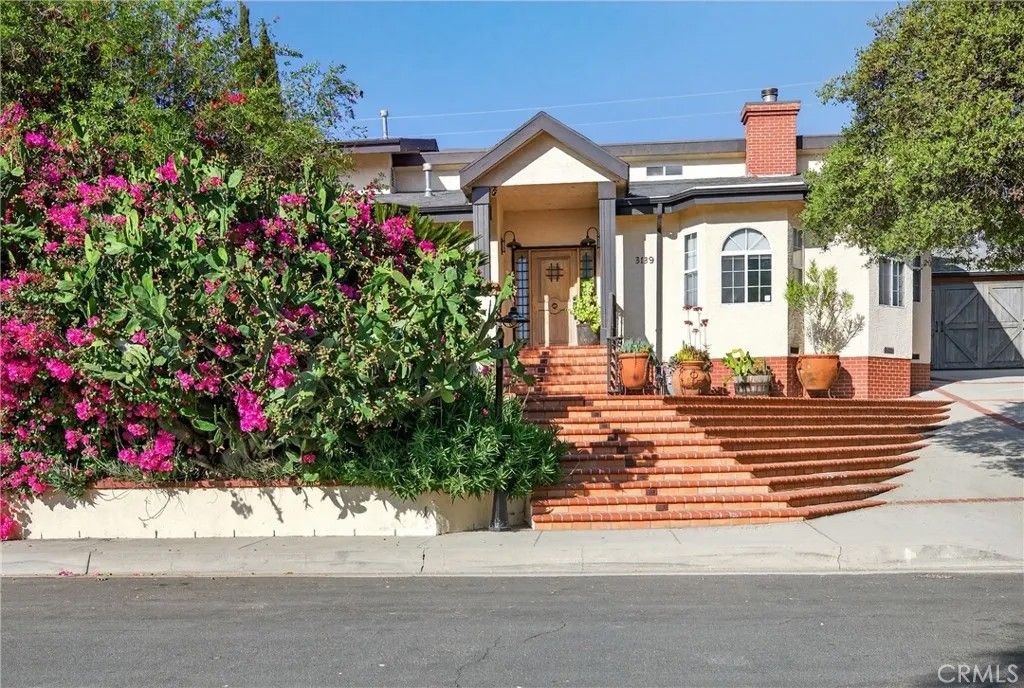 Photo of 3139 Stevens St, La Crescenta, CA 91214 (MLS # SR26104690)