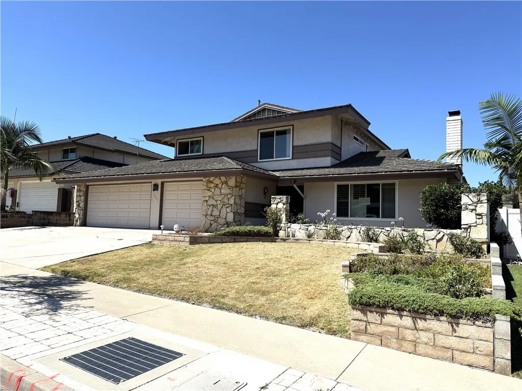 231 N Redrock
