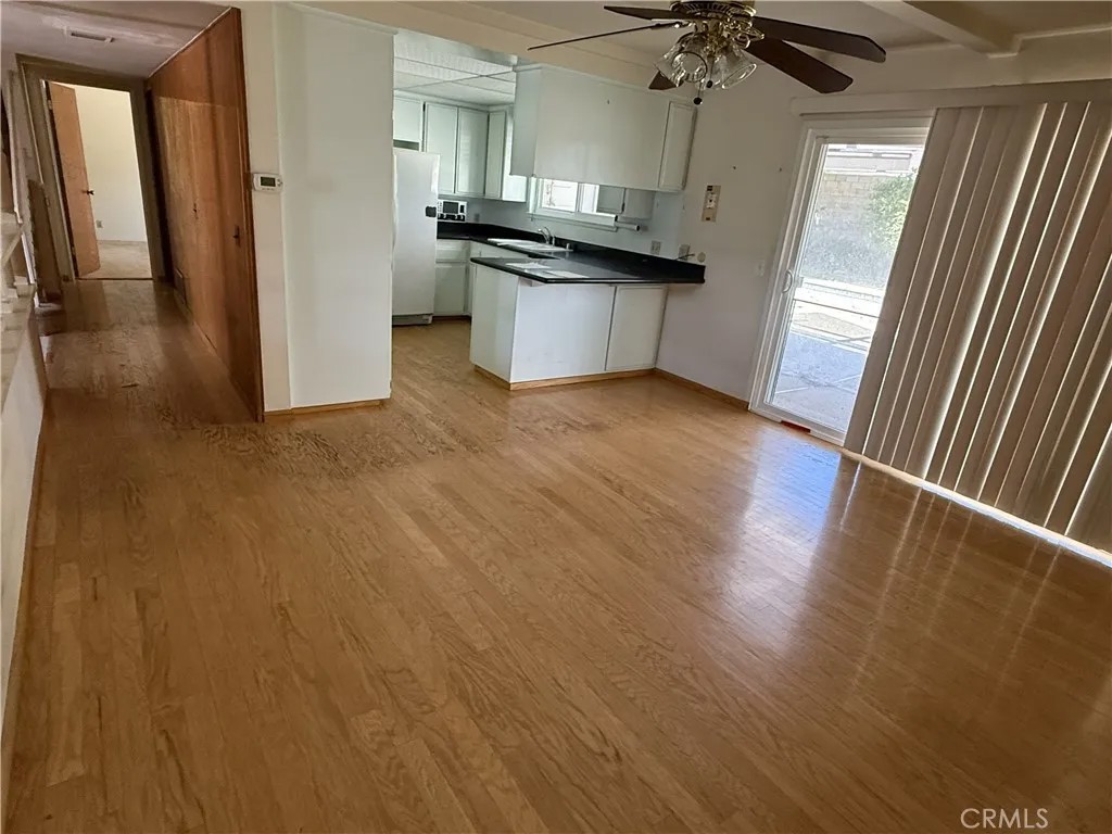 231 N Redrock