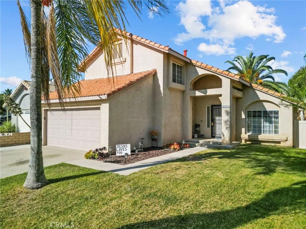 Photo of 24510 Camino Mirabella, Murrieta, CA 92562 (MLS # SW26069425)