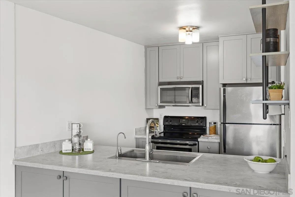 4860 Rolando Ct 42