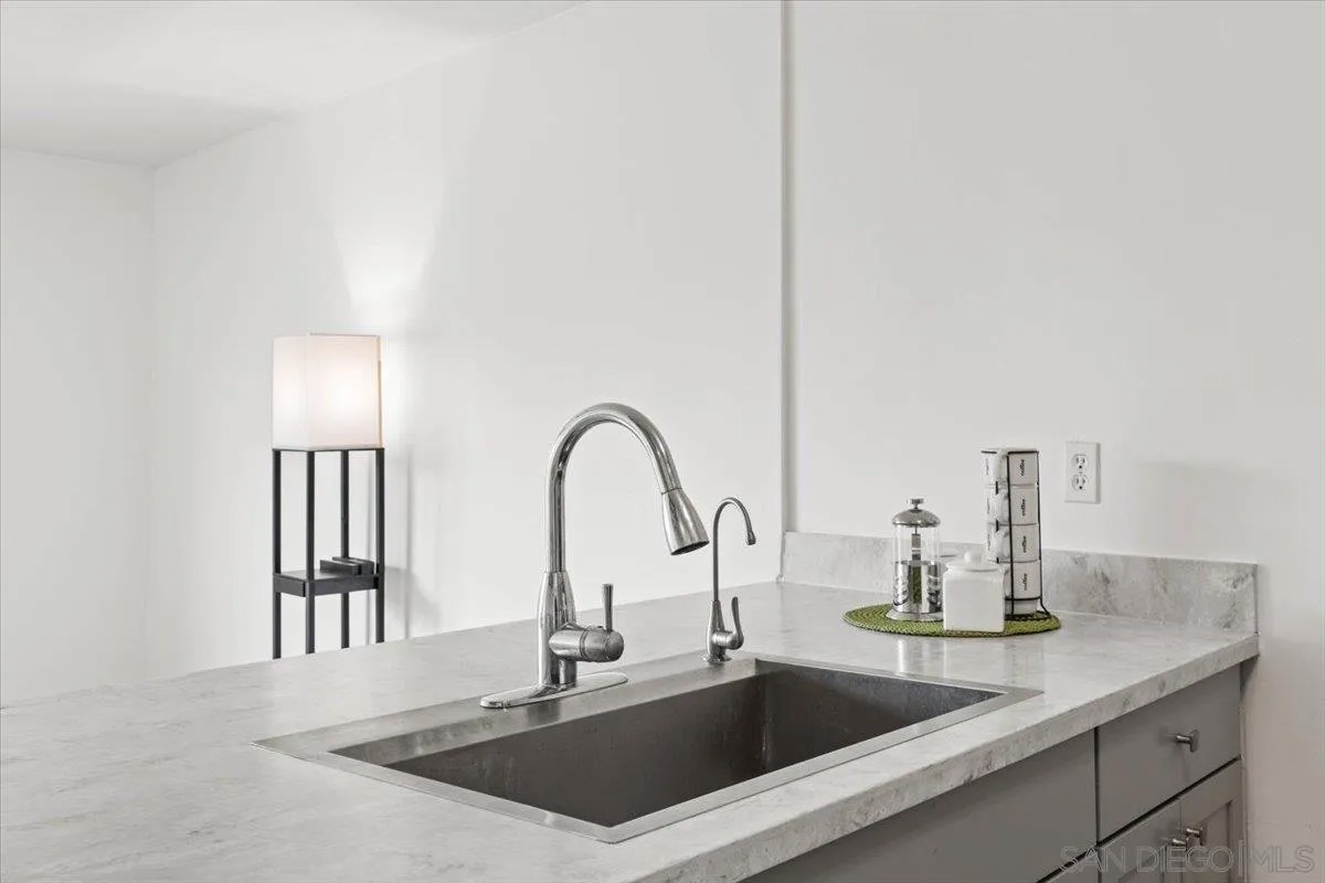 4860 Rolando Ct 42