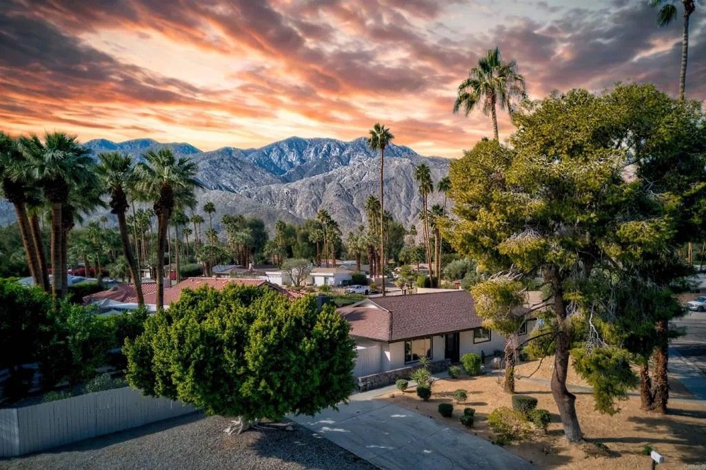 Photo of 1111 S San Joaquin Dr, Palm Springs, CA 92264 (MLS # NDP2603015)