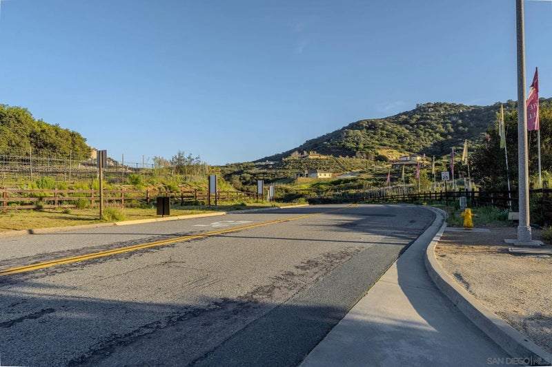 12872 Vineyard Crest Pl 10