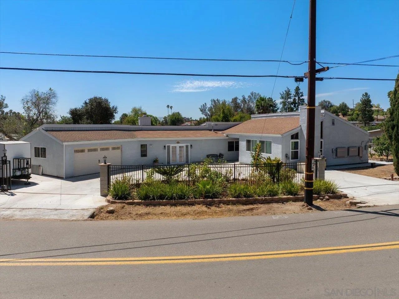 1105 North Ave