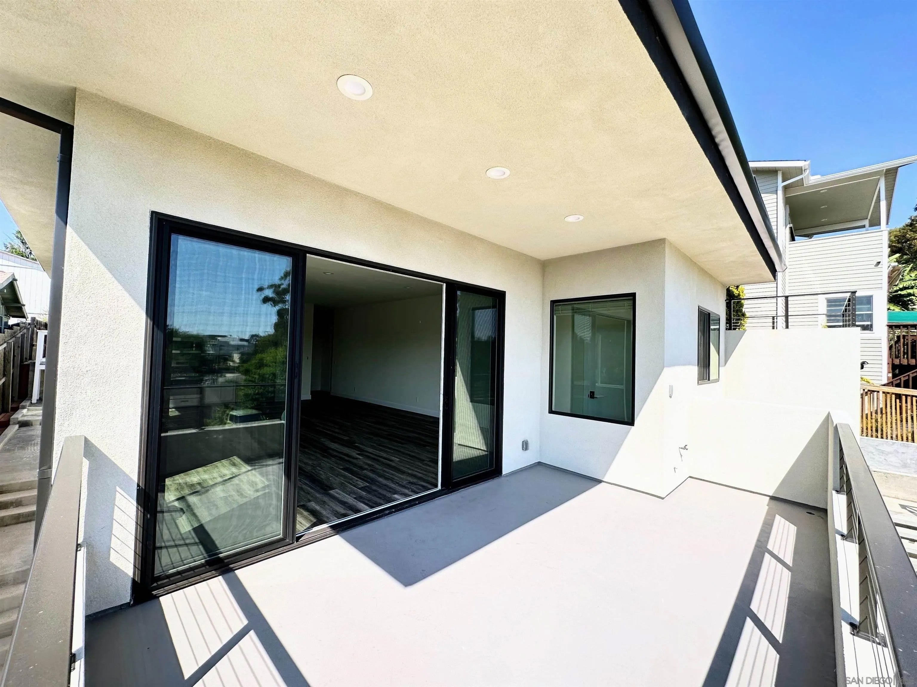 426 Sloane Ave