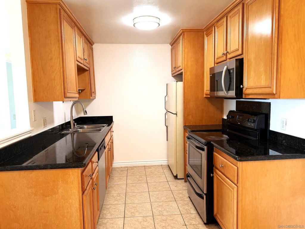 Photo of 9929 Erma Road #204, San Diego, CA 92131 (MLS # 260003924)