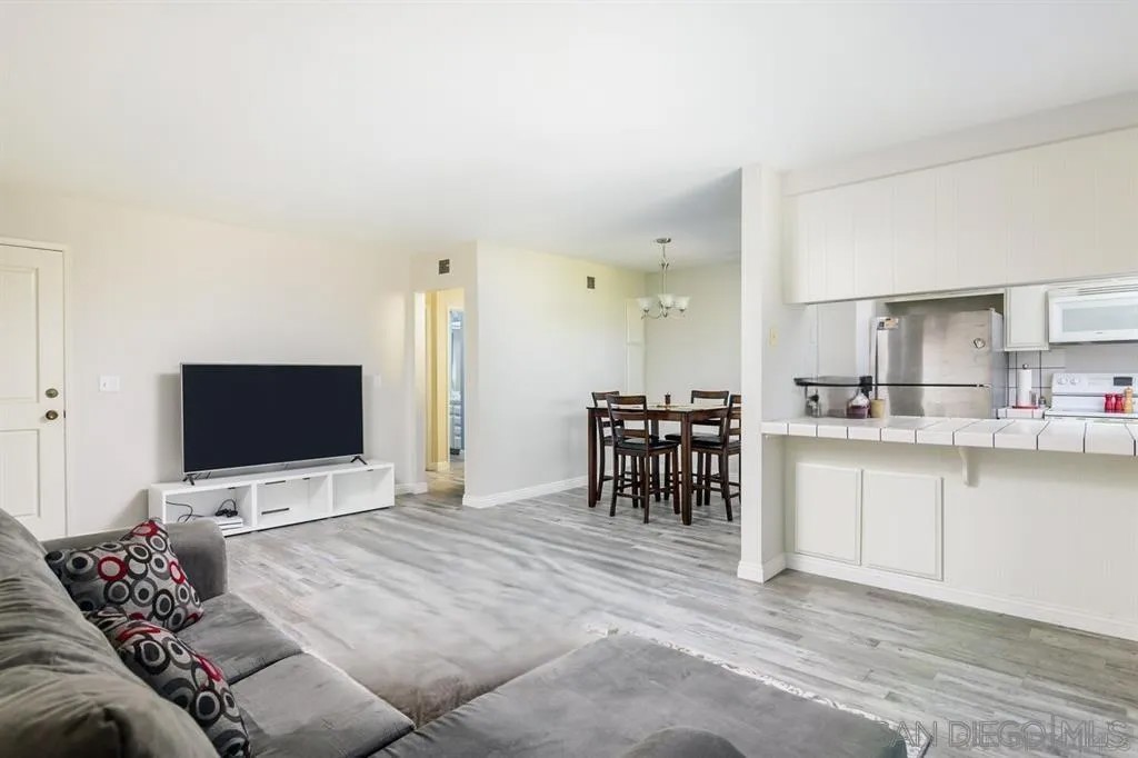 5125 Fontaine 205