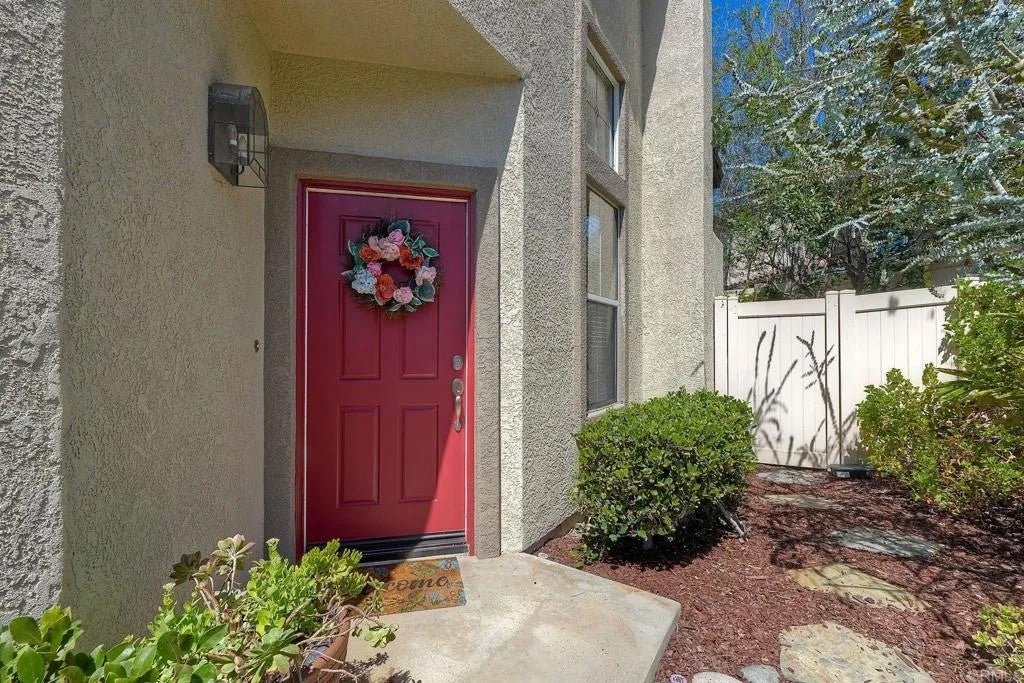 1616 Warbler Court
