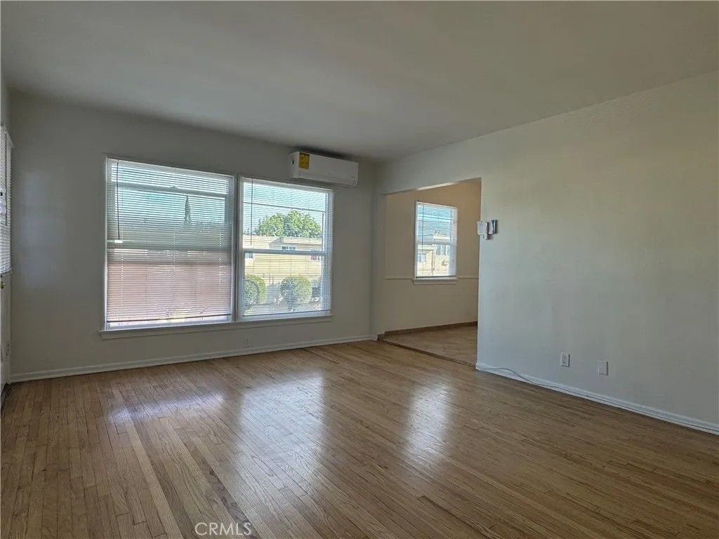 Photo of 15234 Rayen Street #F, North Hills, CA 91343 (MLS # SR25278727)