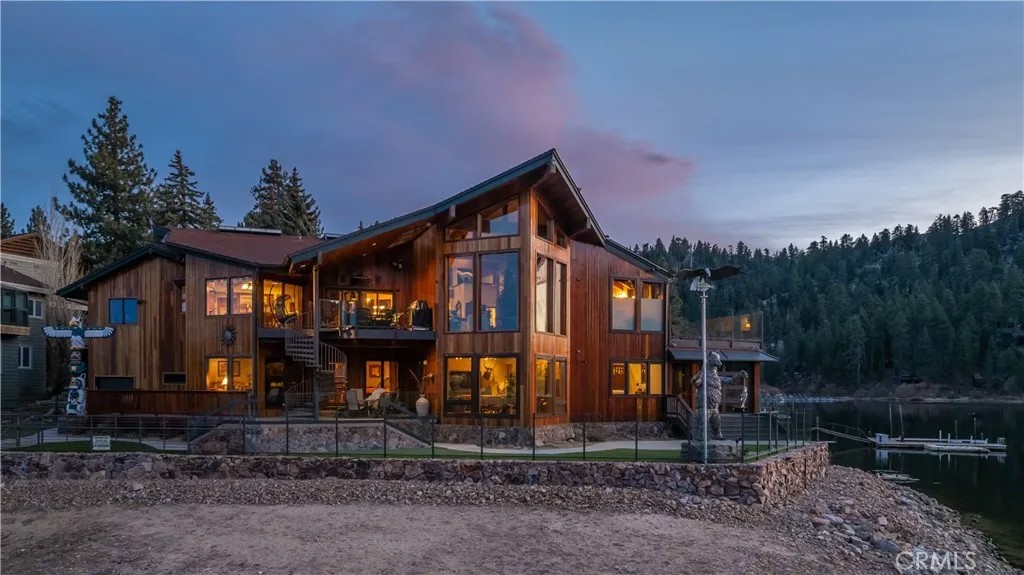 655 Cove Drive