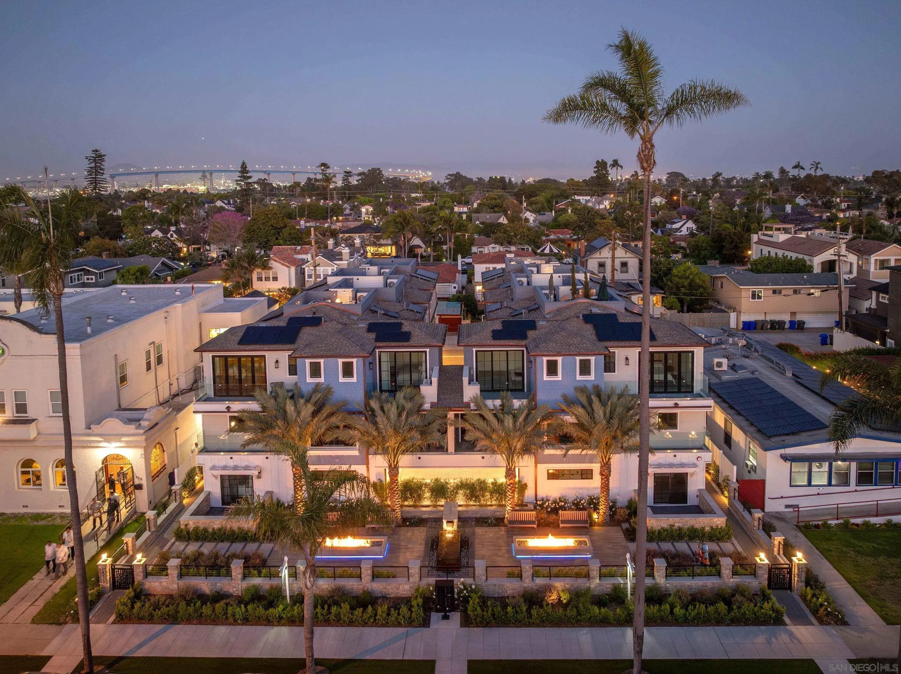 Coronado, California 92118, United States, 3 Bedrooms Bedrooms, ,3 BathroomsBathrooms,Residential,Active,159374