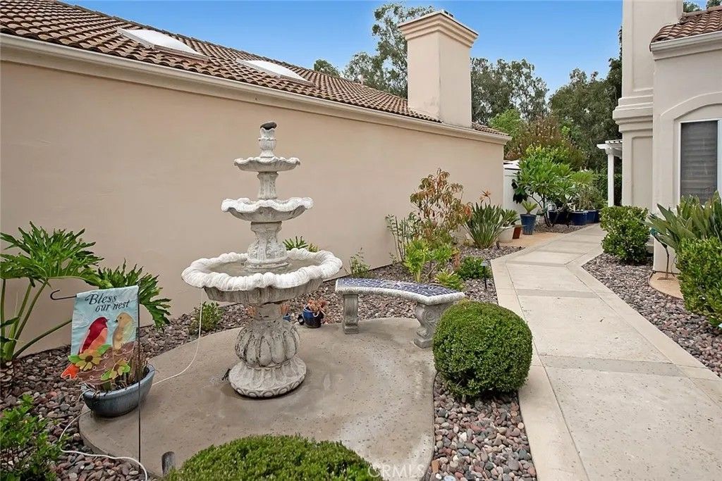Photo of 40295 Via Francisco, Murrieta, CA 92562 (MLS # SW25221604)
