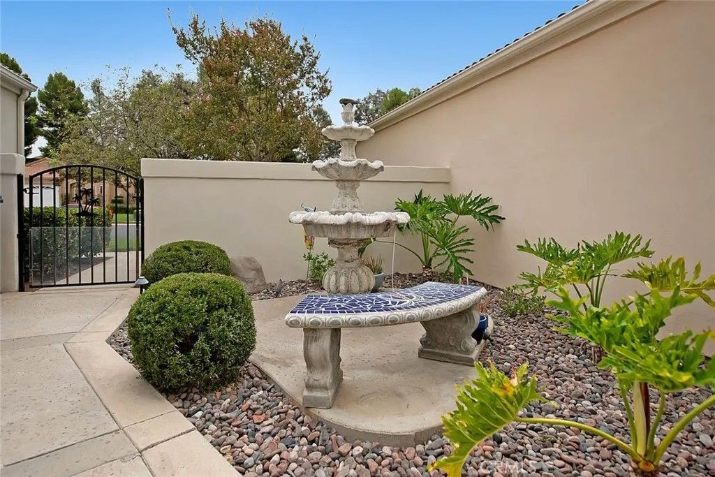 Photo of 40295 Via Francisco, Murrieta, CA 92562 (MLS # SW25221604)