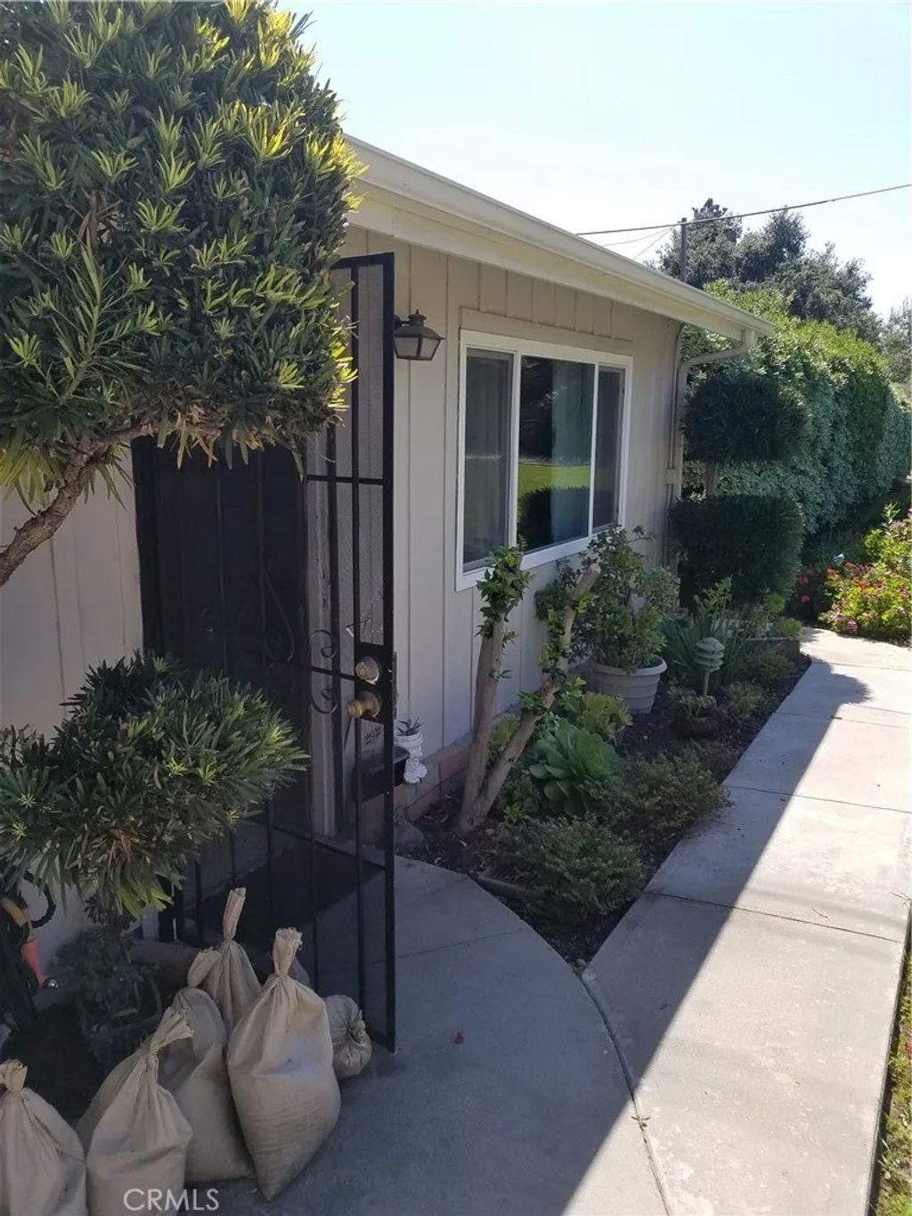 Photo of 543 Ranch Ln, Glendora, CA 91741 (MLS # AR26016156)