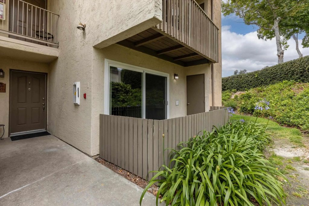 Photo of 432 Edgehill Lane #157, Oceanside, CA 92054 (MLS # 260011721)