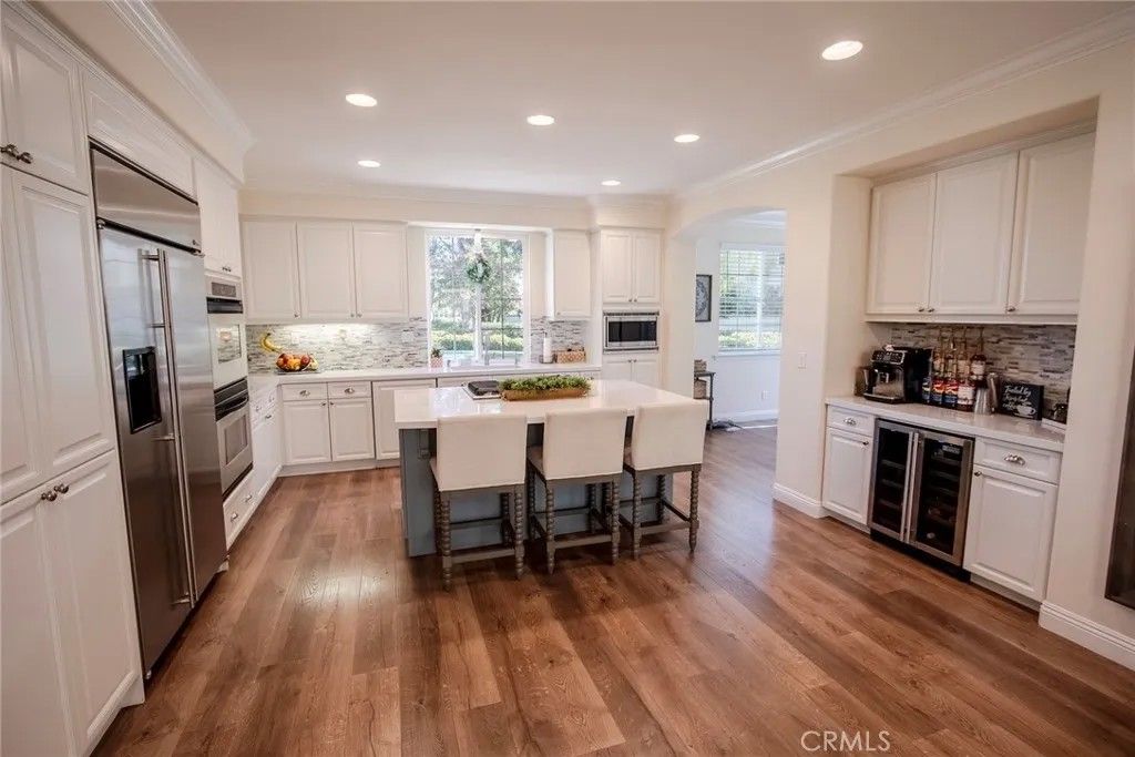 Photo of 27042 edgewater Ln, Valencia, CA 91355 (MLS # SR26095314)