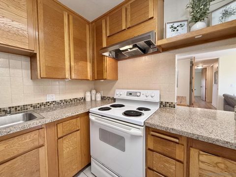 Tiny photo for 4082 Albatross St #7, San Diego, CA 92103 (MLS # 260004378)