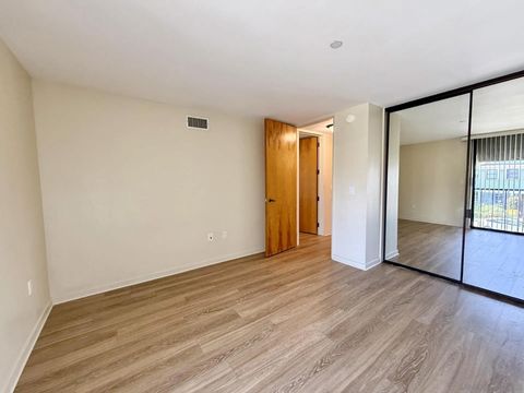 Tiny photo for 4082 Albatross St #7, San Diego, CA 92103 (MLS # 260004378)