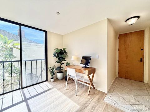 Tiny photo for 4082 Albatross St #7, San Diego, CA 92103 (MLS # 260004378)