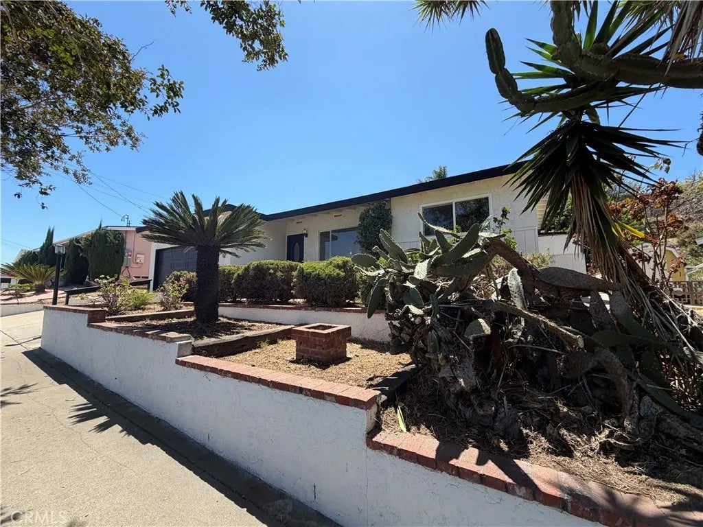 2204 Calle Tortuosa