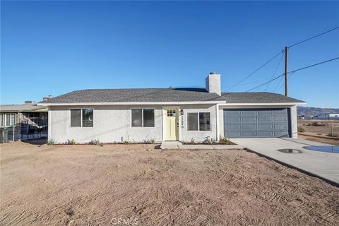 Photo of 22090 Cherokee Avenue, Apple Valley, CA 92307 (MLS # HD25251245) Photo of 22090 Cherokee Avenue, Apple Valley, CA 92307 (MLS # HD25251245)