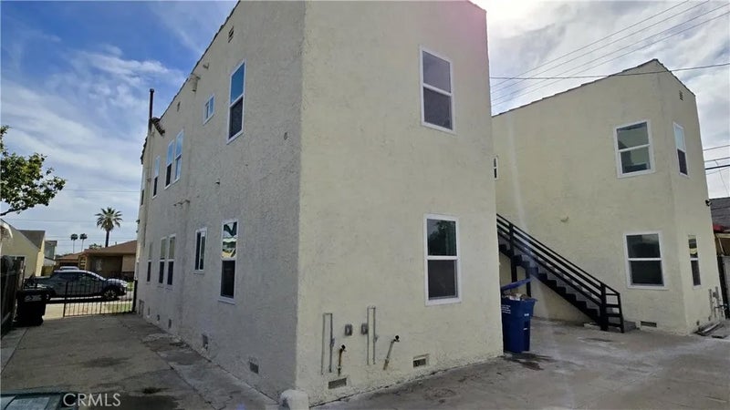 6047 Dennison
