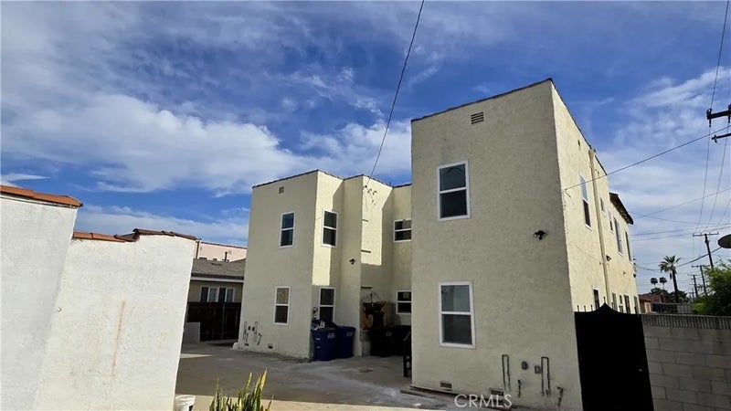 6047 Dennison