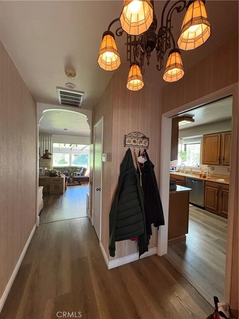 384 E 39th