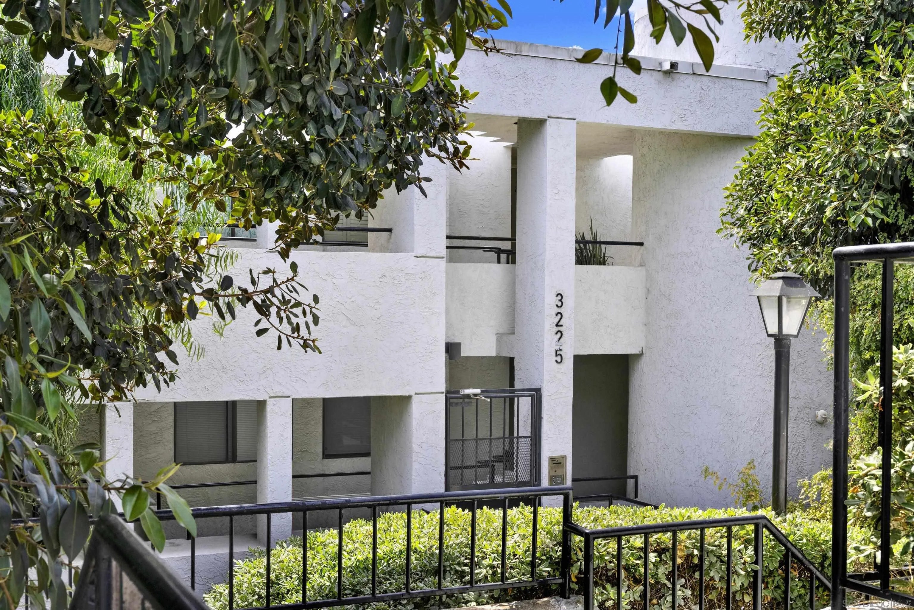 3225 Newell St 5