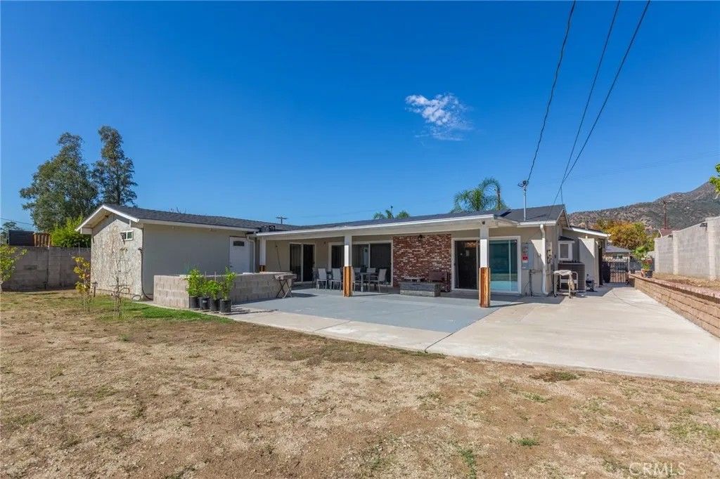 Photo of 14072 Tyler St, Sylmar, CA 91342 (MLS # SR25245979)