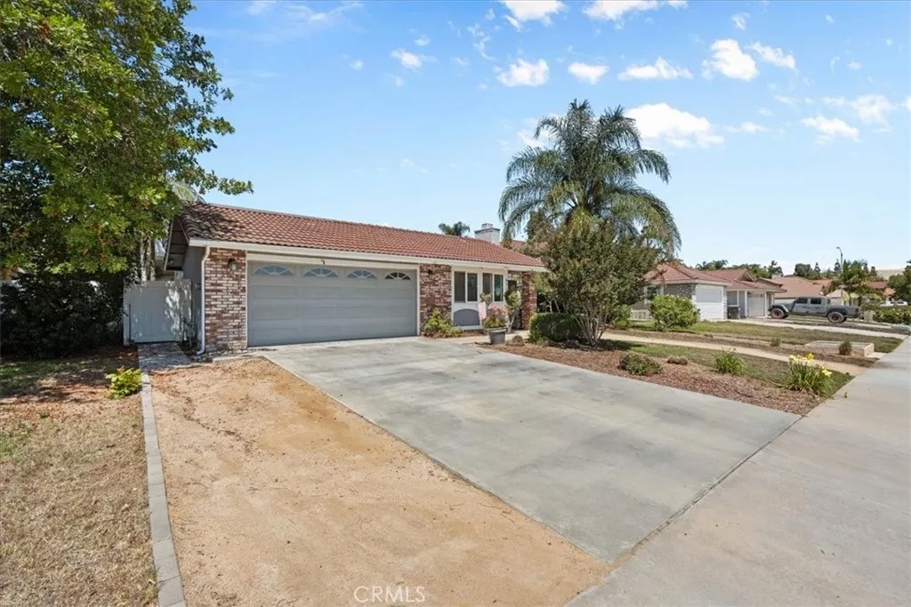 8715 Sandhill Drive