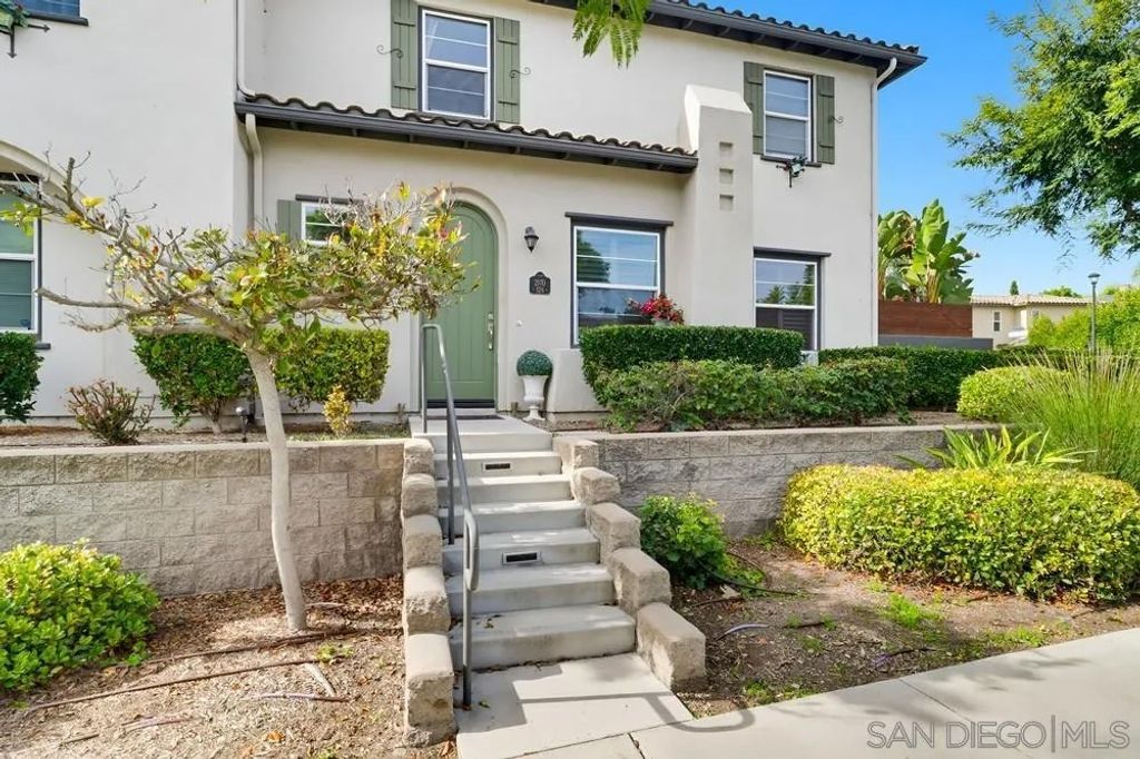 Photo of 2170 Bobcat Ct #126, Chula Vista, CA 91915 (MLS # 250044751)