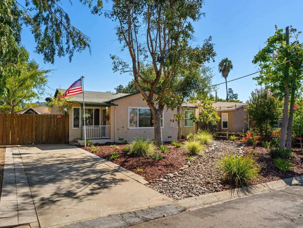 Photo of 171 Lindell Ave, El Cajon, CA 92020 (MLS # 260018854)