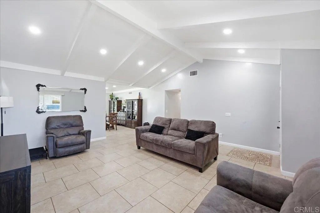 826 El Caminito Rd