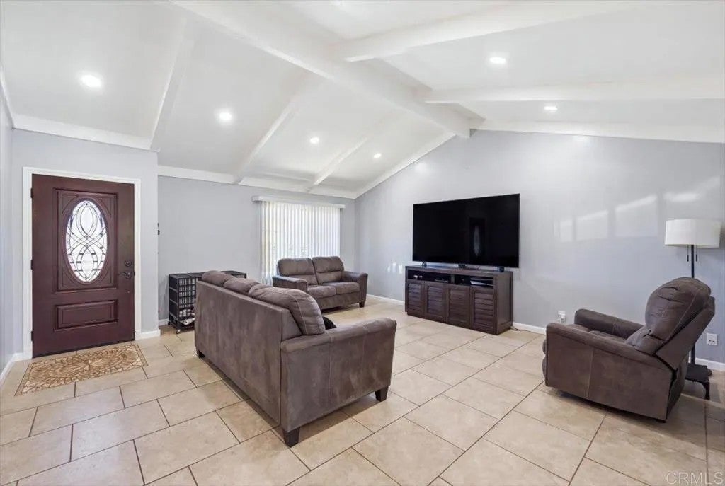 826 El Caminito Rd