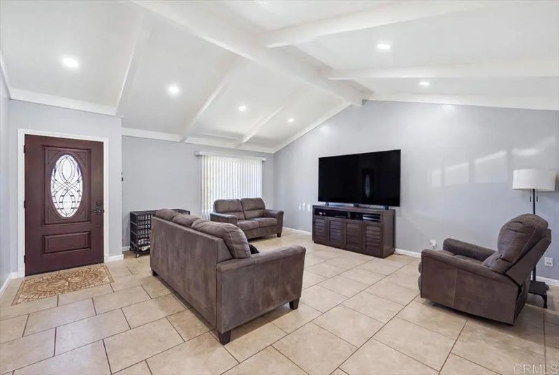 826 El Caminito Rd
