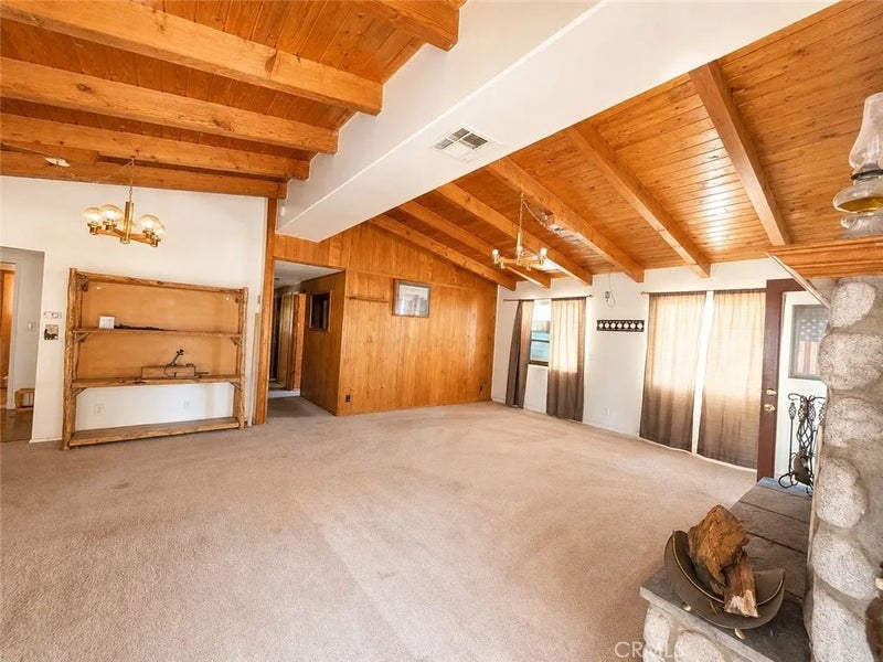 30891 Valley Oak