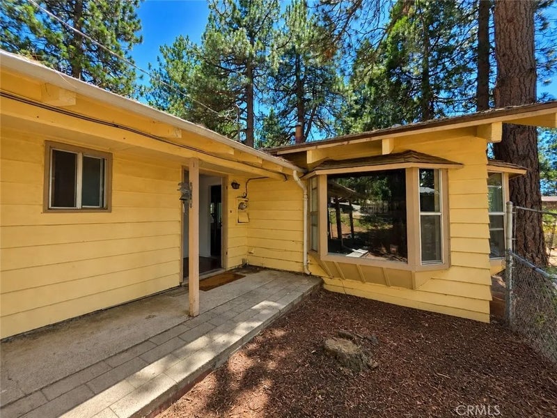 30891 Valley Oak