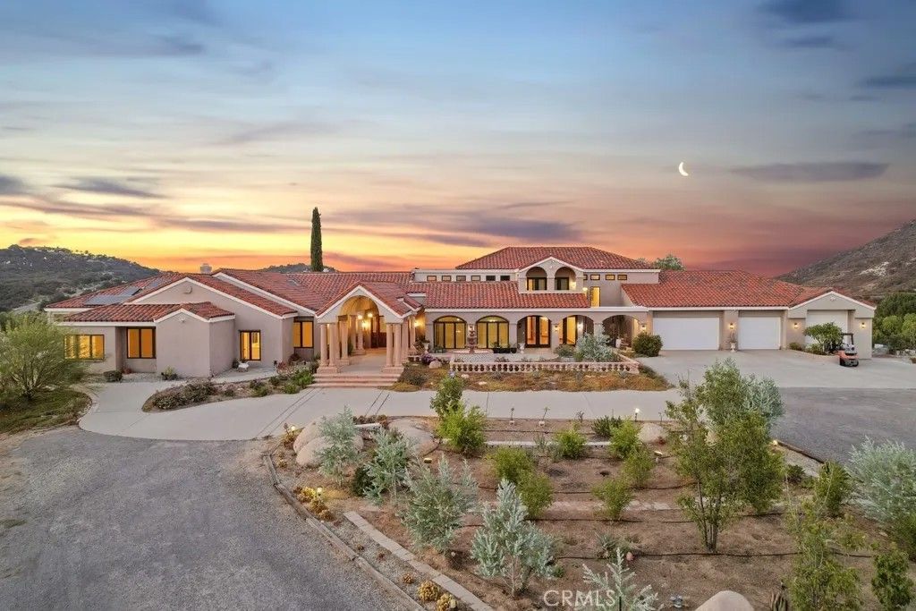 Photo of 38075 Via Majorca, Murrieta, CA 92562 (MLS # SW25175569)