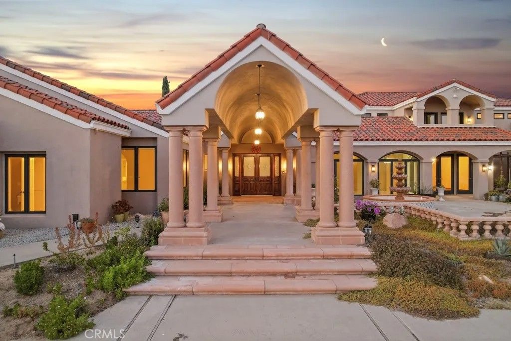 Photo of 38075 Via Majorca, Murrieta, CA 92562 (MLS # SW25175569)